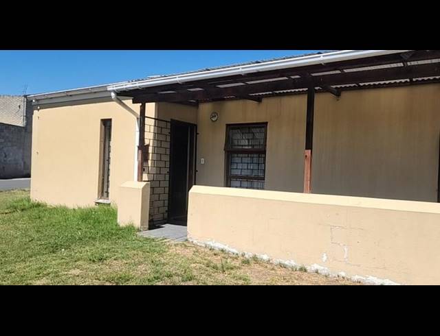 3 BEDROOM HOUSE FOR SALE IN SILVERSANDS